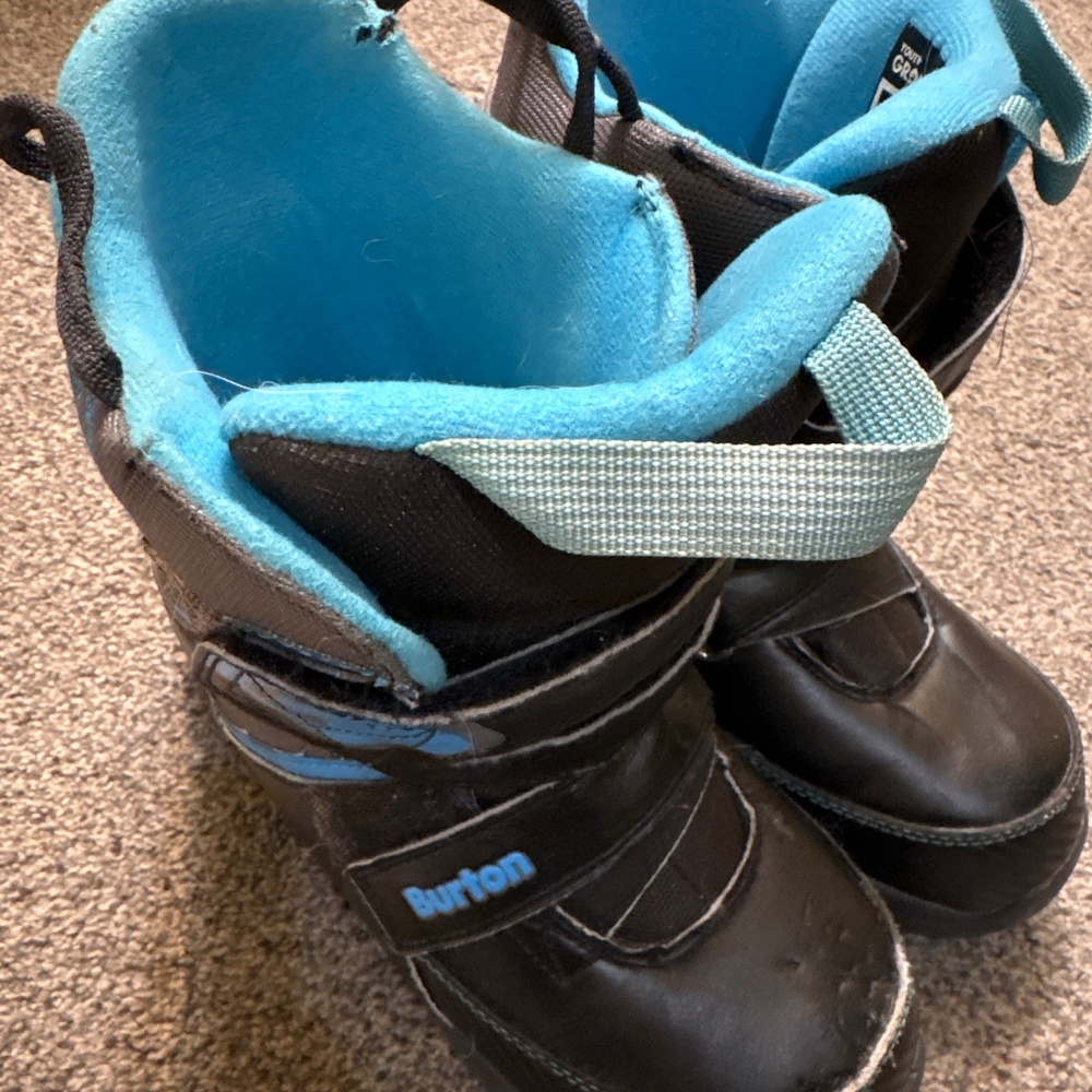 Burton blue youth grom size 5 snowboard boots Velcro slip on